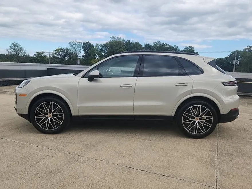 2026 Porsche Cayenne photo 1