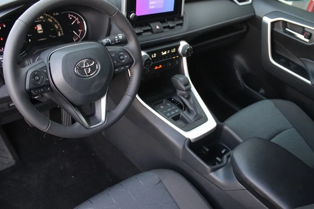2025 Toyota RAV4 XLE photo 1