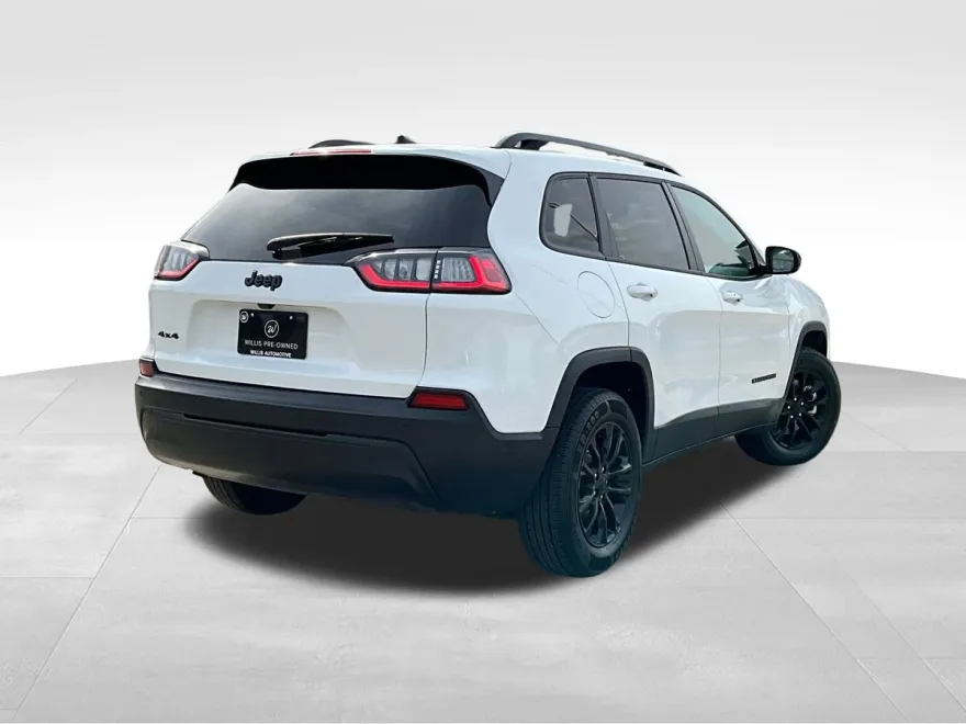 2023 Jeep Cherokee Altitude Lux photo 1