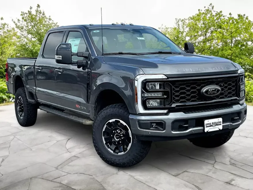 2025 Ford F-350 Lariat photo 1