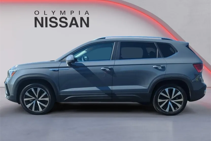 2022 Volkswagen Taos SE photo 1