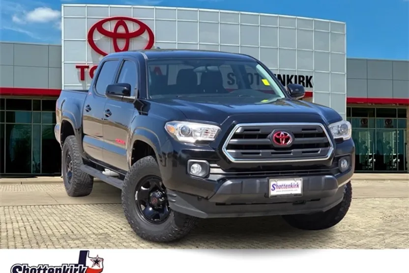 2016 Toyota Tacoma SR5 Double Cab photo 1