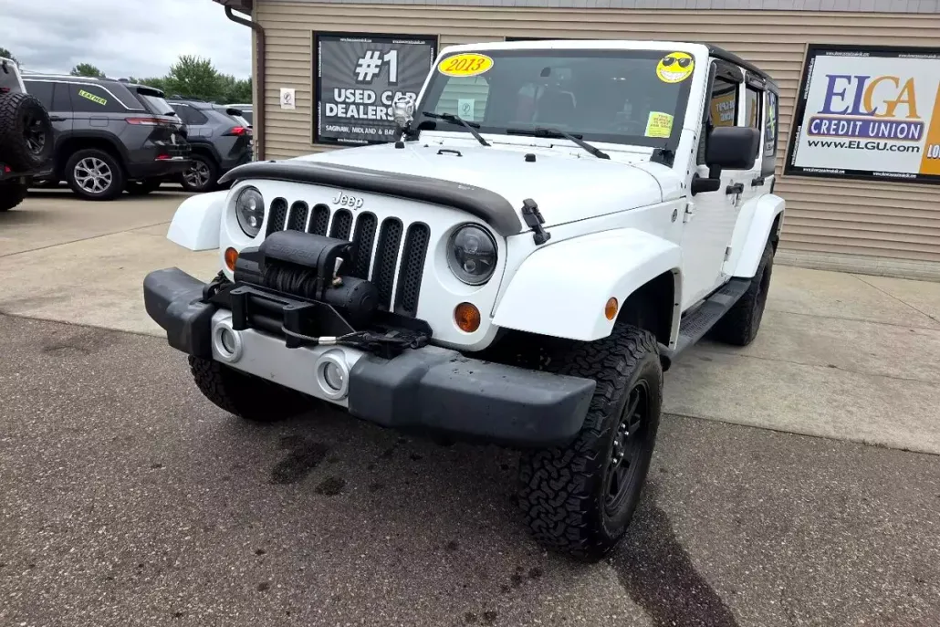 2013 Jeep Wrangler Unlimited Sahara photo 1