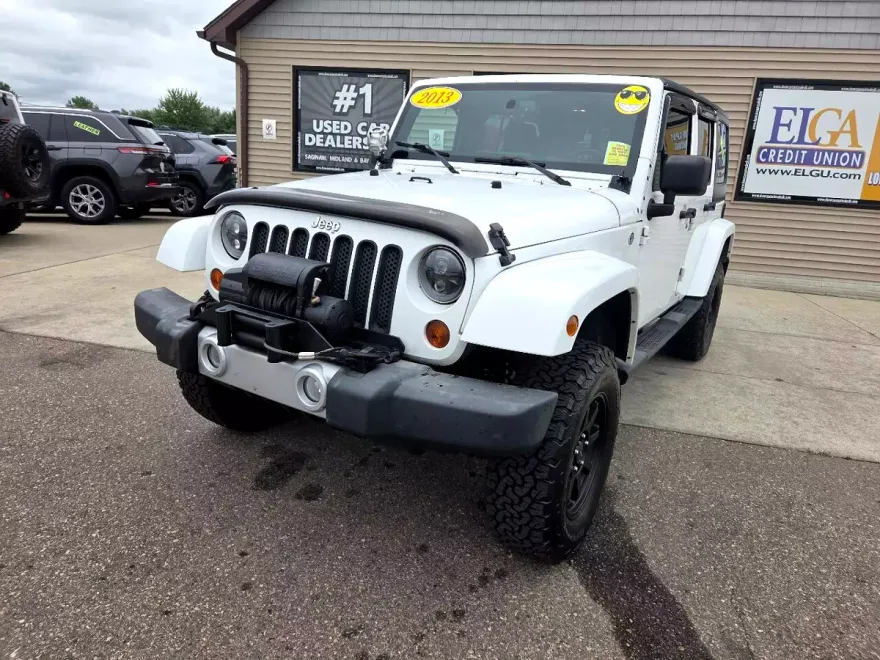 2013 Jeep Wrangler Unlimited Sahara photo 1