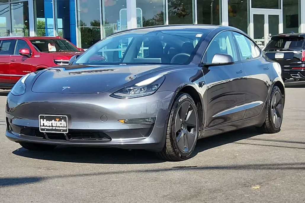 2021 Tesla Model 3 Long Range photo 1