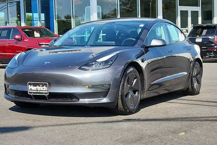 2021 Tesla Model 3 Long Range photo 1
