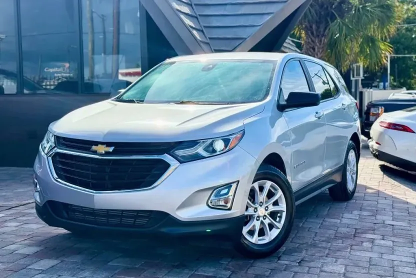 2020 Chevrolet Equinox LS photo 1