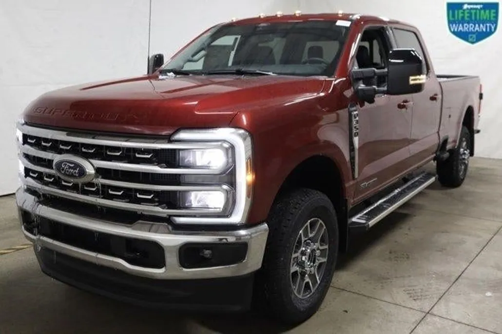 2025 Ford F-350 Lariat photo 1