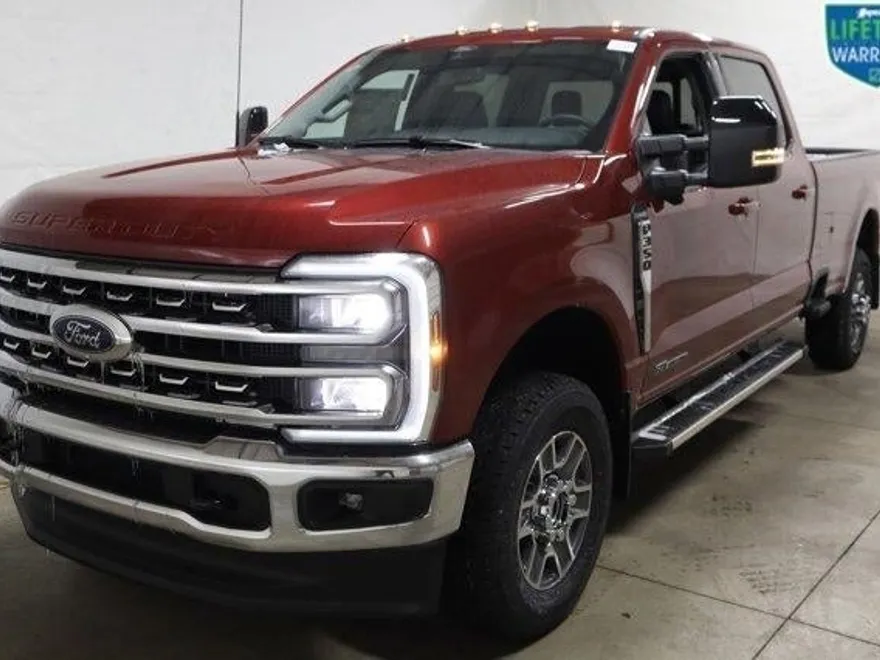 2025 Ford F-350 Lariat photo 1