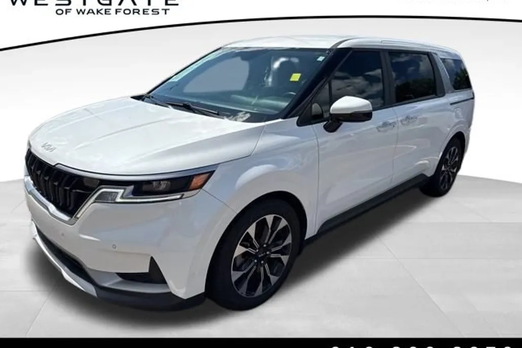 2022 Kia Carnival EX photo 1