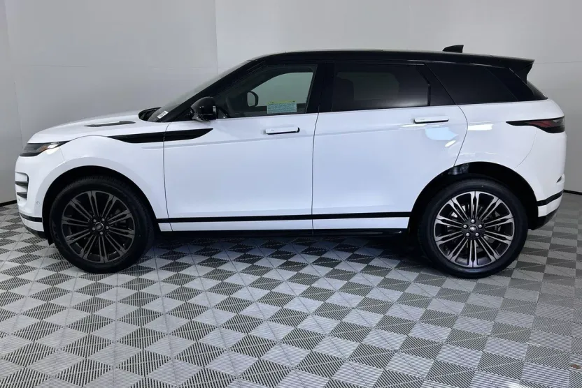 2026 Land Rover Range Rover Evoque Dynamic SE photo 1