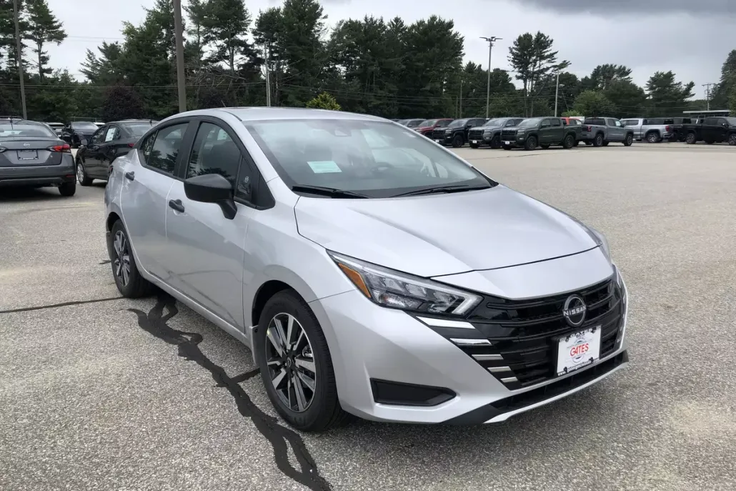 2025 Nissan Versa S photo 1
