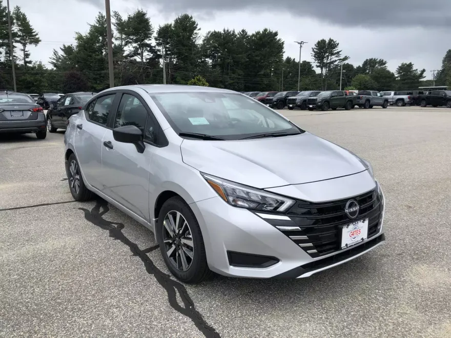 2025 Nissan Versa S photo 1