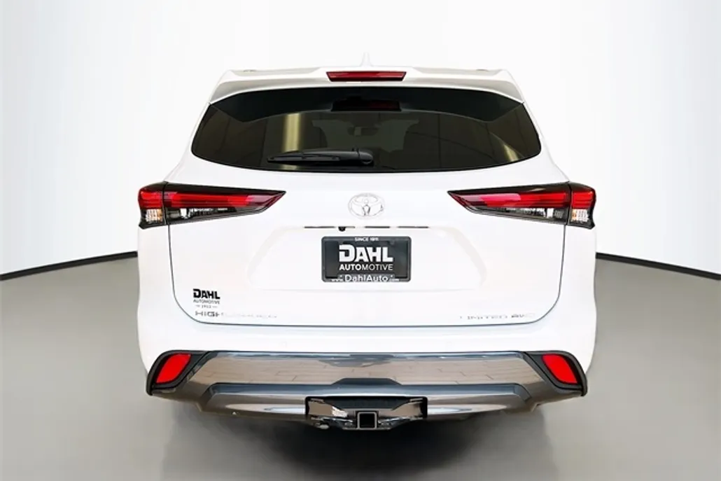 2025 Toyota Highlander Limited photo 1