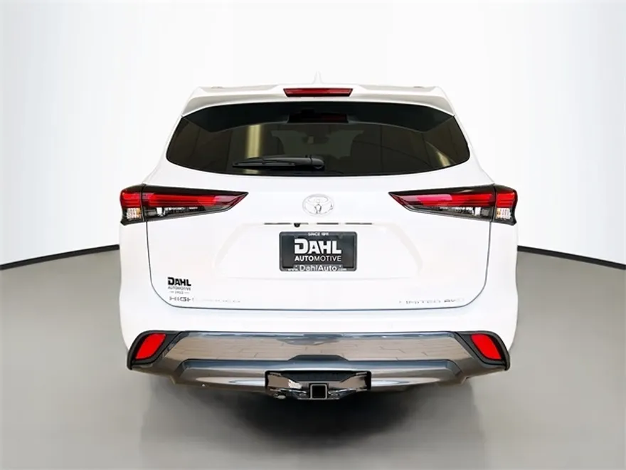 2025 Toyota Highlander Limited photo 1