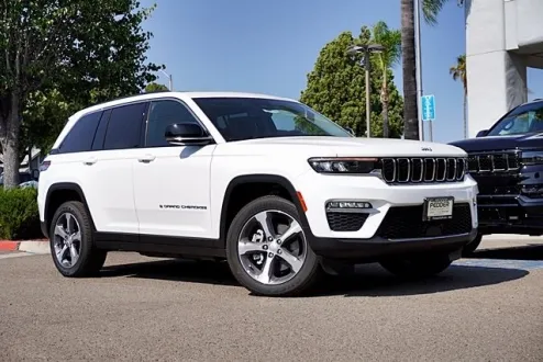 2023 Jeep Cherokee 4xe photo 2