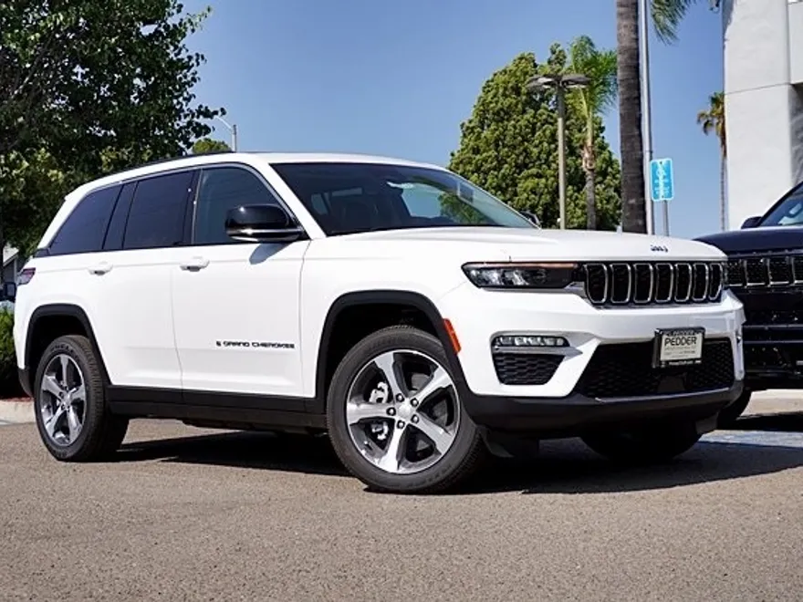2023 Jeep Cherokee 4xe photo 2