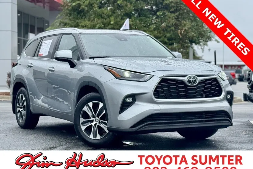 2024 Toyota Highlander XLE photo 1