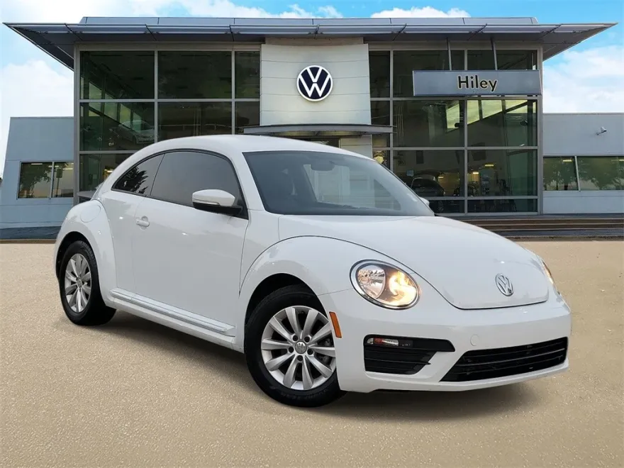 2019 Volkswagen Beetle S photo 1