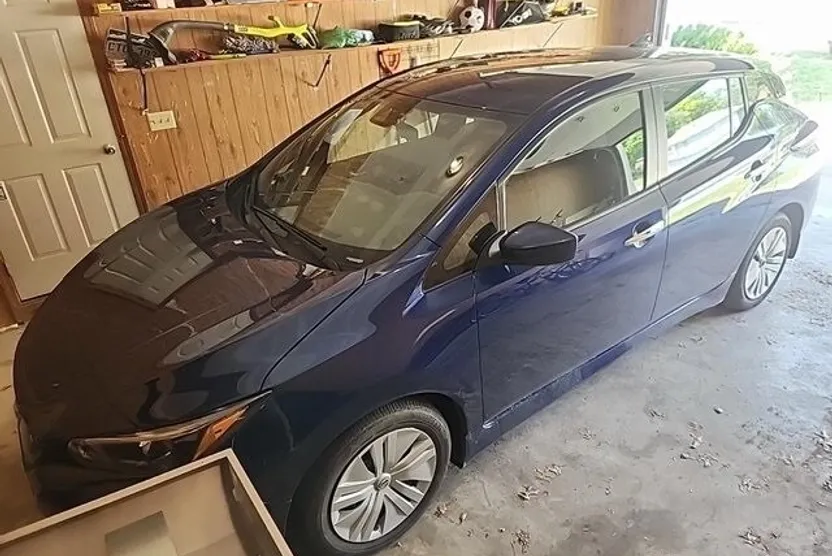 2024 Nissan Leaf S photo 1