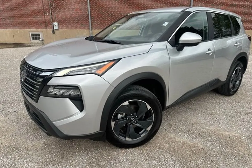 2024 Nissan Rogue SV photo 1