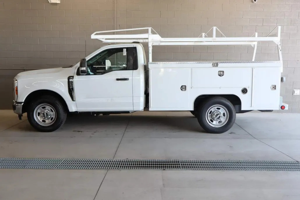 2025 Ford F-350 XL photo 1
