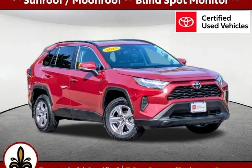 2023 Toyota RAV4 XLE photo 1