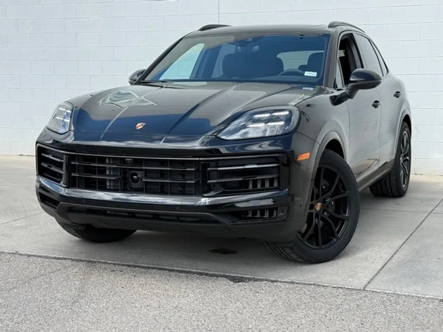 2025 Porsche Cayenne Base photo 1
