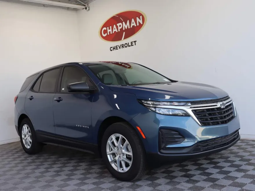 2024 Chevrolet Equinox LS photo 1