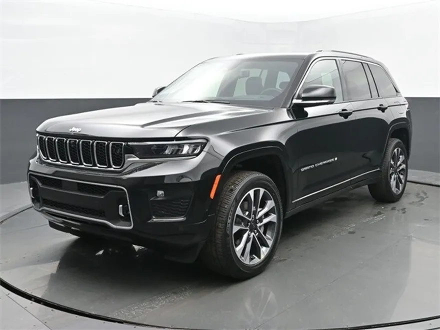2025 Jeep Grand Cherokee Overland photo 1