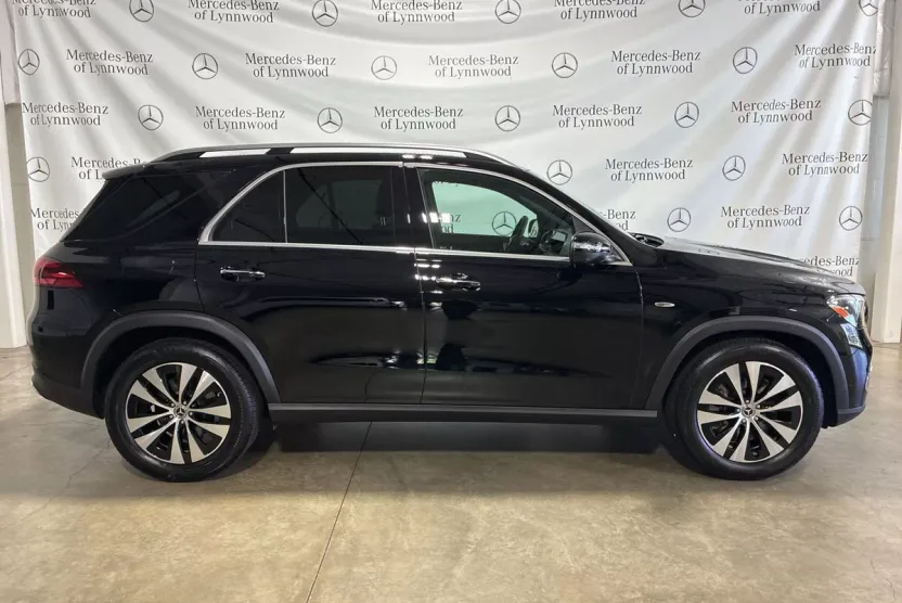 2025 Mercedes Benz GLE 450e 4MATIC photo 1