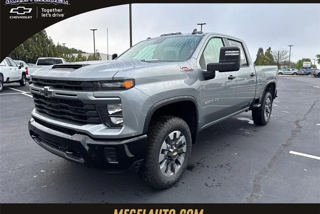 2025 Chevrolet Silverado 2500HD Custom photo 1