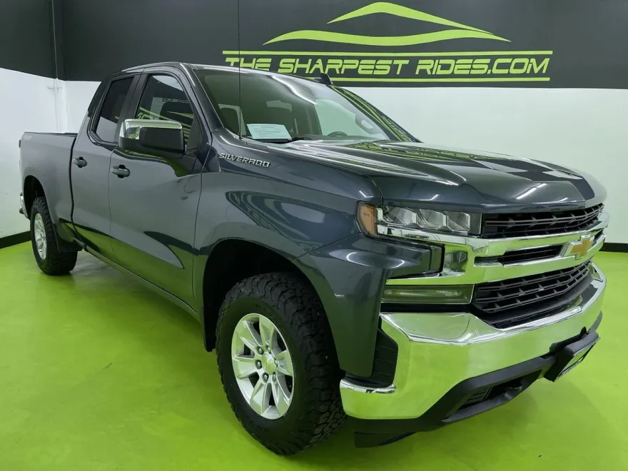 2021 Chevrolet Silverado 1500 LT photo 2