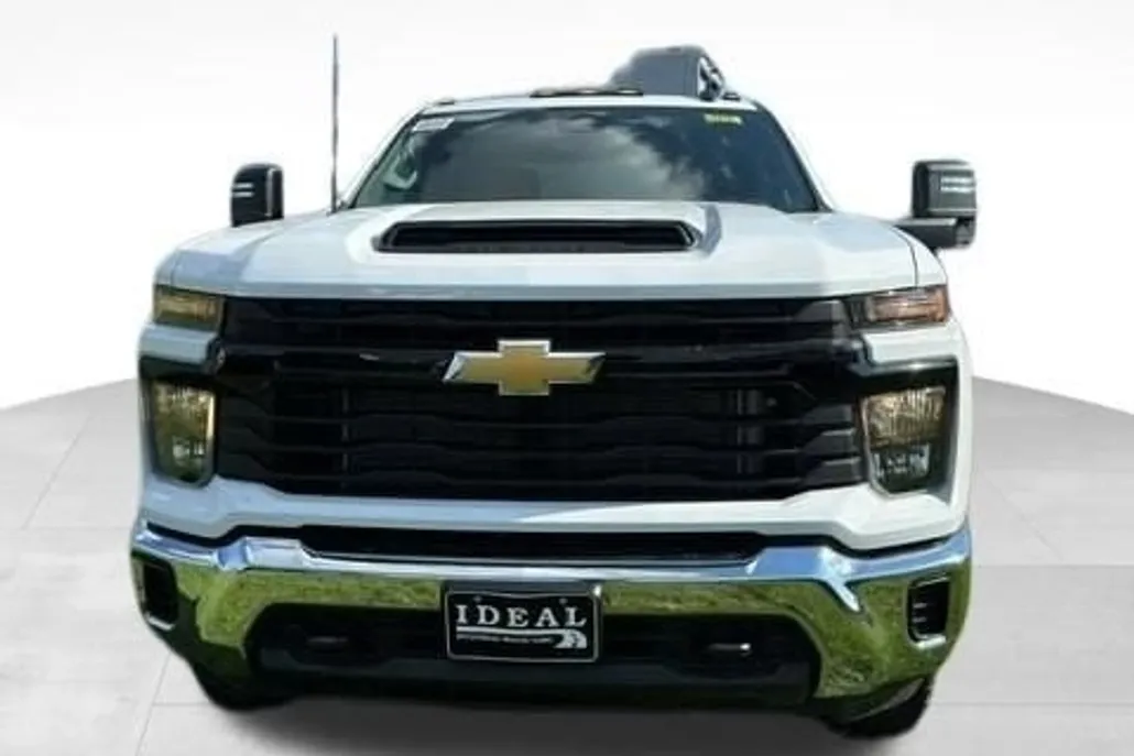 2024 Chevrolet Silverado 3500HD photo 1