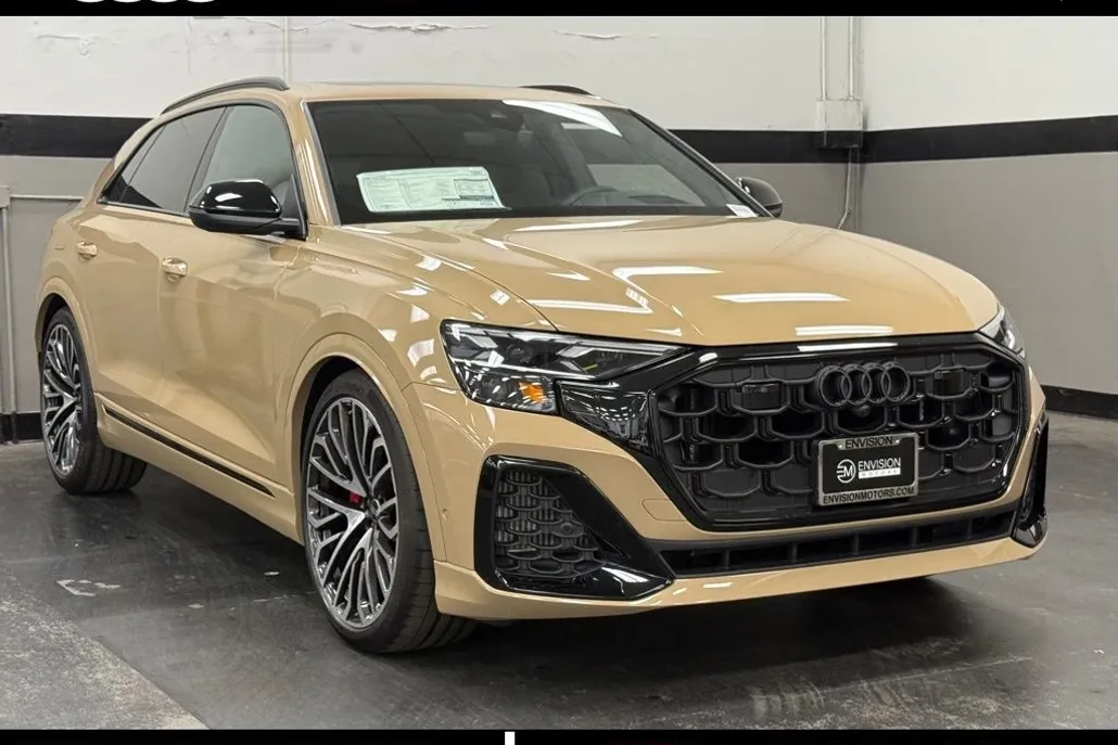 2025 Audi SQ8 Prestige photo 1
