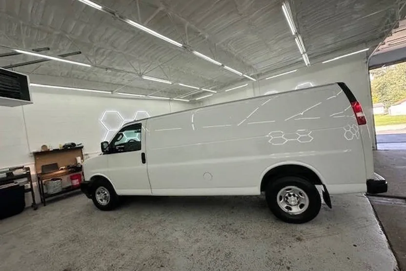2018 Chevrolet Express 3500 Cargo Van photo 1