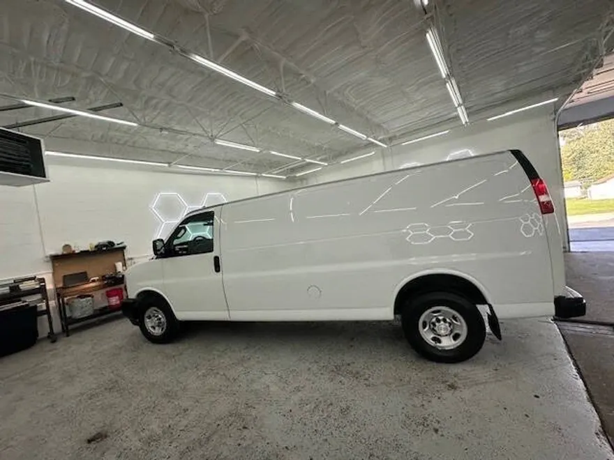 2018 Chevrolet Express 3500 Cargo Van photo 1
