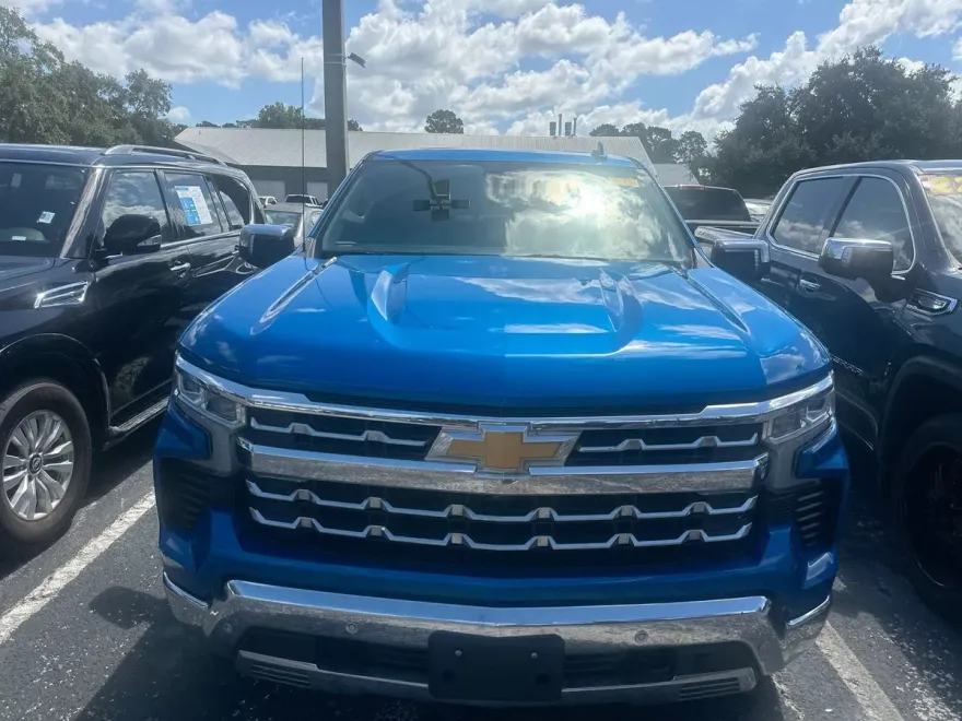 2022 Chevrolet Silverado 1500 LTZ photo 1