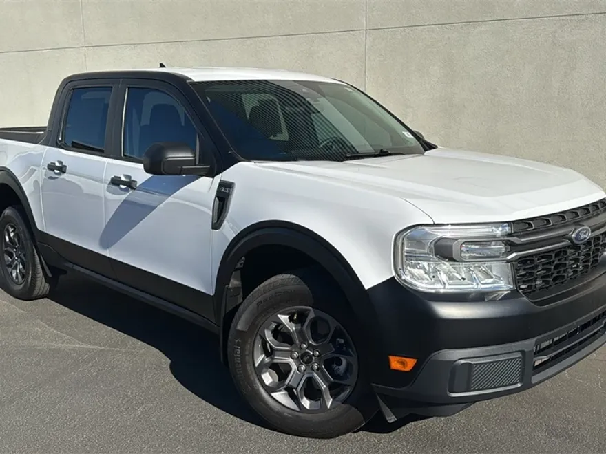 2022 Ford Maverick XLT photo 1