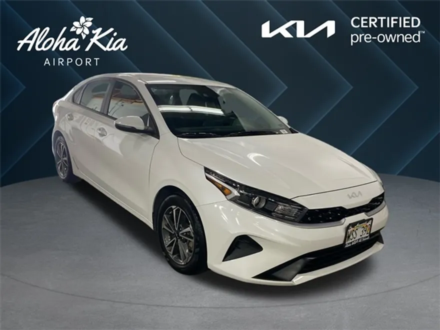 2023 Kia Forte LXS photo 1