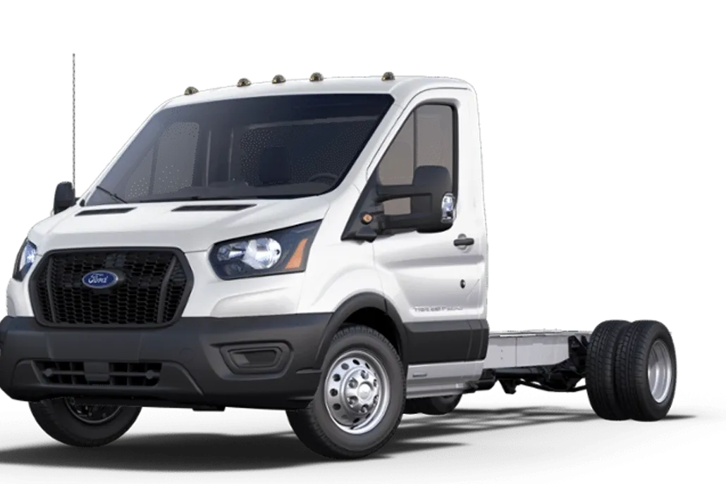 2025 Ford Transit Cutaway photo 1
