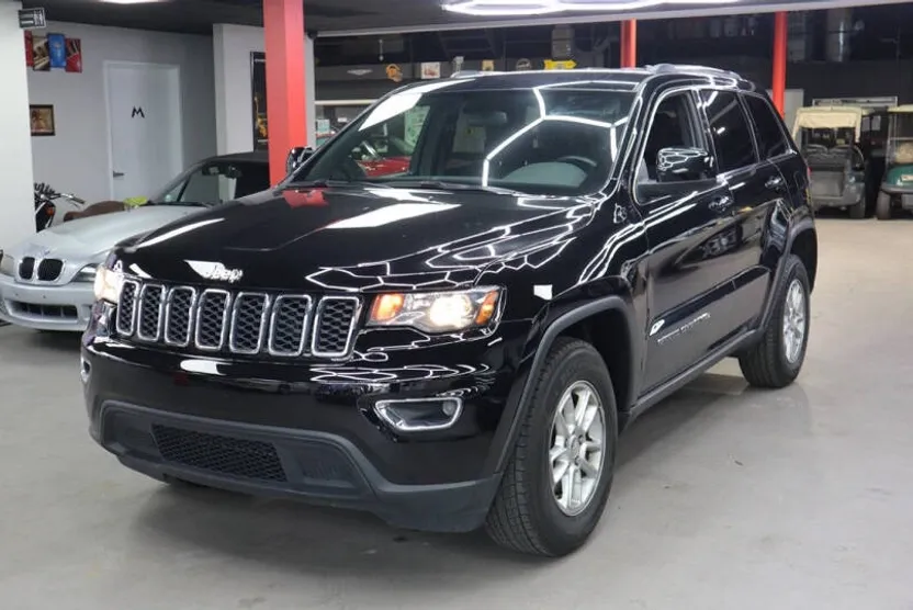 2018 Jeep Grand Cherokee Laredo photo 1