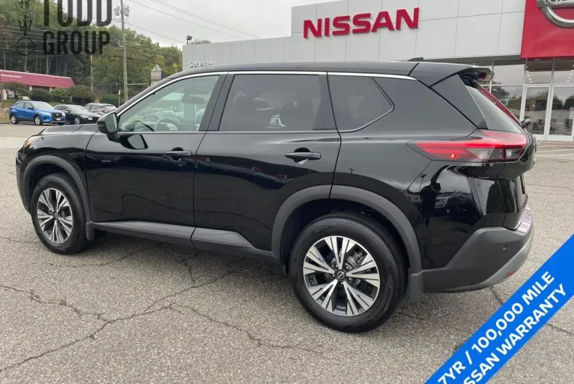 2022 Nissan Rogue SV photo 1
