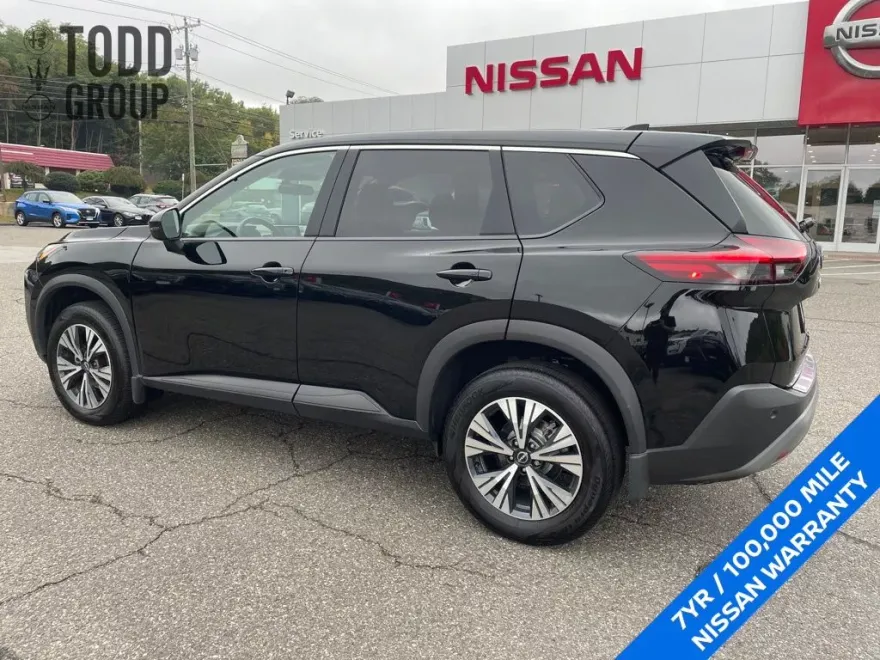 2022 Nissan Rogue SV photo 1