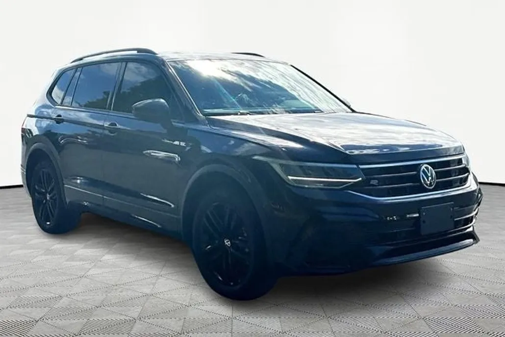 2022 Volkswagen Tiguan SE R-Line Black photo 1