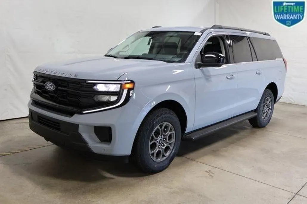 2025 Ford Expedition MAX photo 1