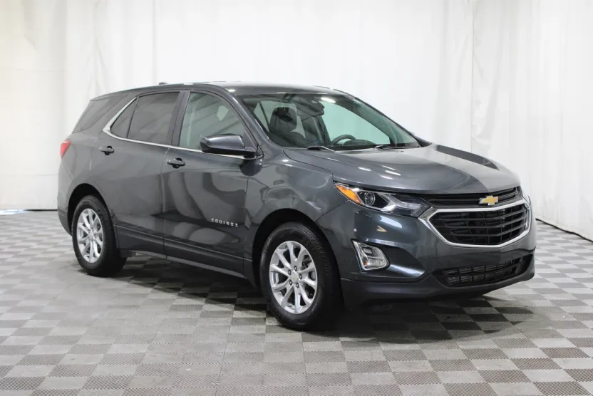 2021 Chevrolet Equinox LT photo 1
