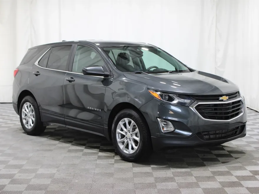 2021 Chevrolet Equinox LT photo 1