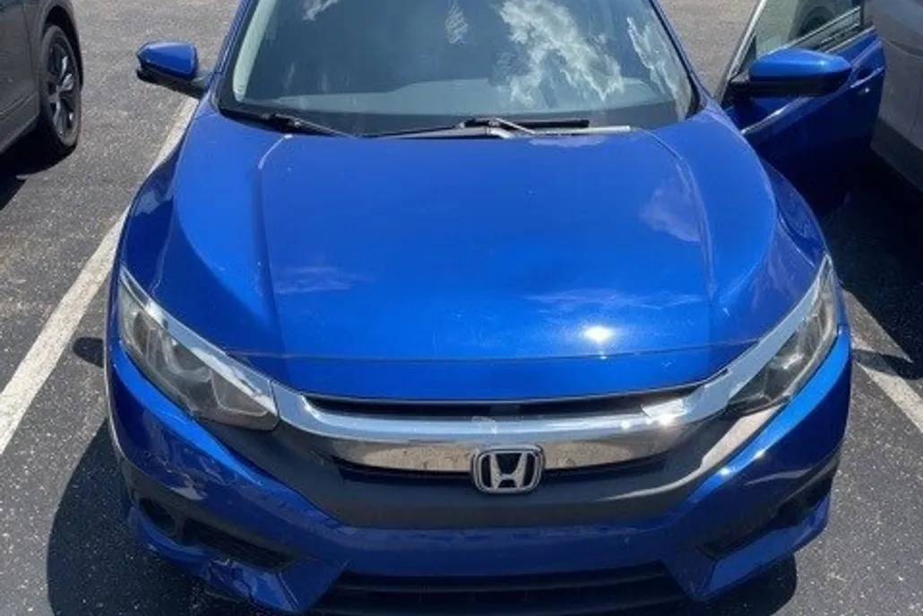 2017 Honda Civic EX photo 1