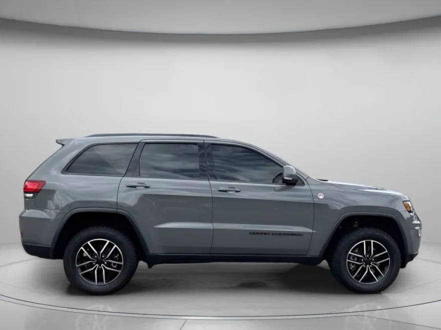 2021 Jeep Grand Cherokee Trailhawk photo 1